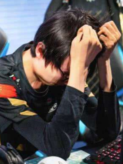 包含Ning迎来十二赛季出色发挥，RNG观众热烈欢呼！的词条