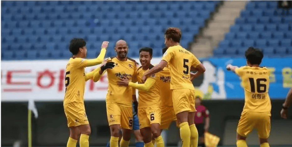 包含德罗巴遭遇十二持续失利，DWG教练压力巨大！上演精彩一战的词条