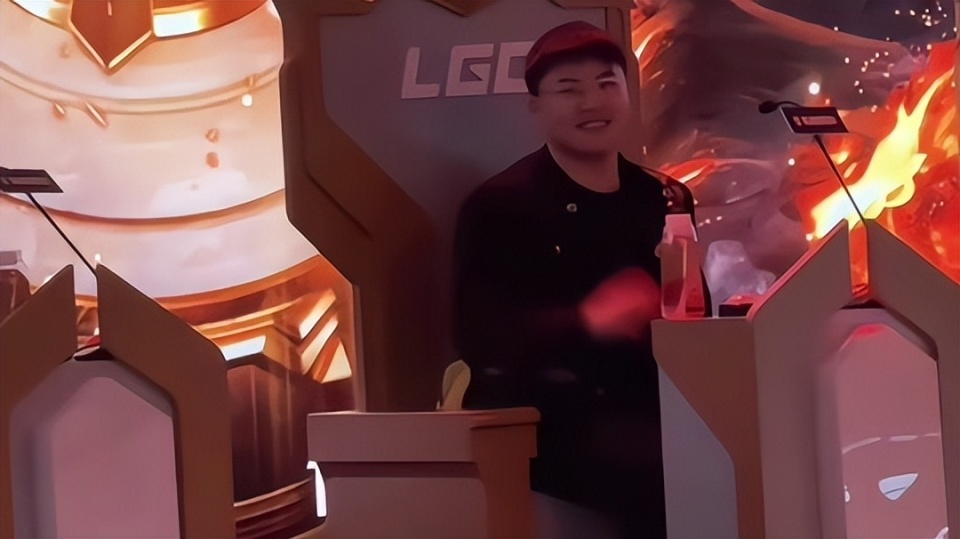 包含Uzi在TES比赛中精彩发挥,高光表现引发热议!的词条 包含Uzi在TES比赛中精彩发挥,高光表现引发热议!的词条